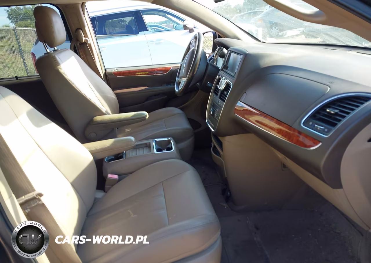 2015 Chrysler Town & Country Touring VIN:2C4RC1BG4FR628981 - 5