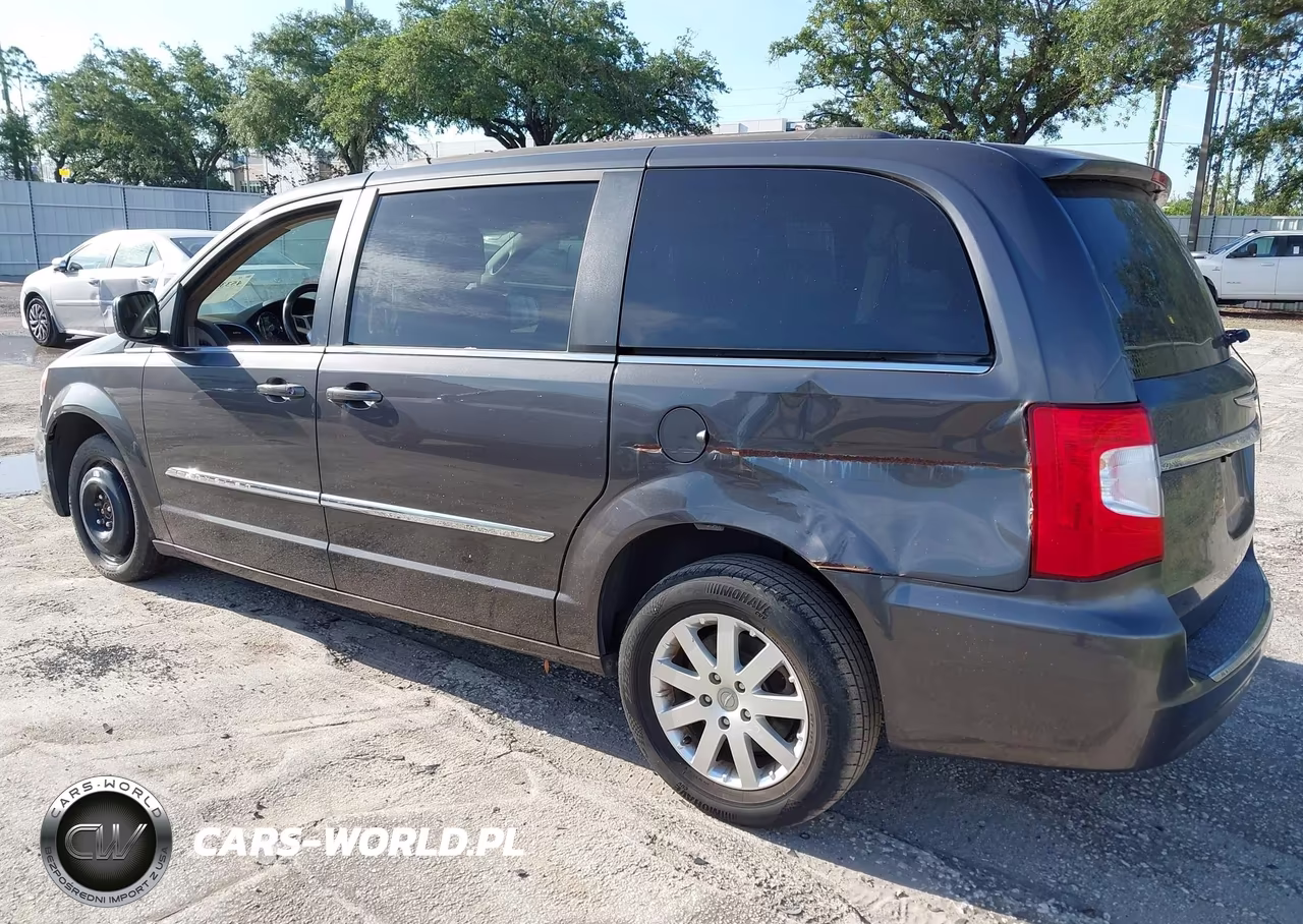 2015 Chrysler Town & Country Touring VIN:2C4RC1BG4FR628981 - 6