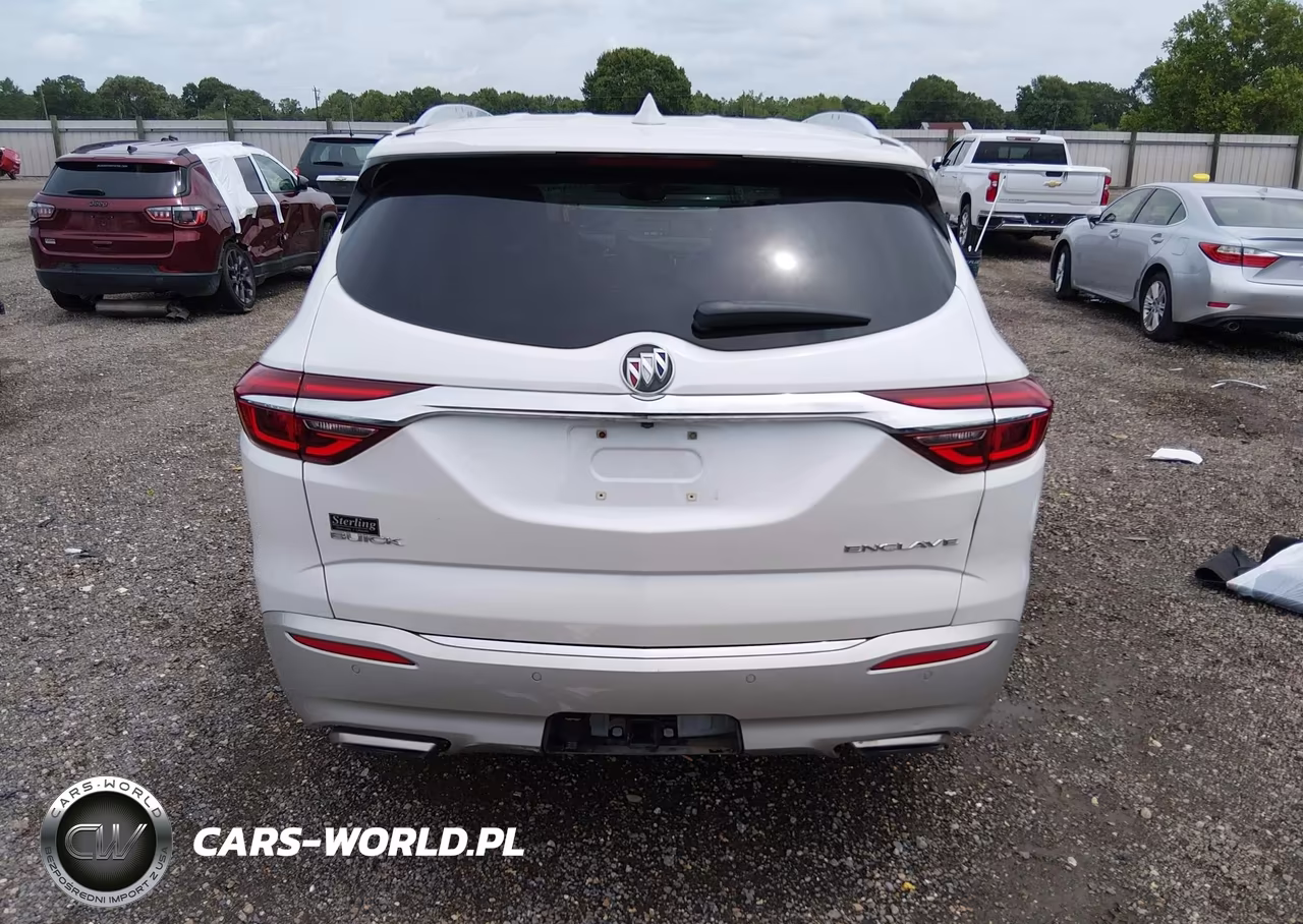 2018 Buick Enclave Premium VIN:5GAERCKW8JJ207585 - 17
