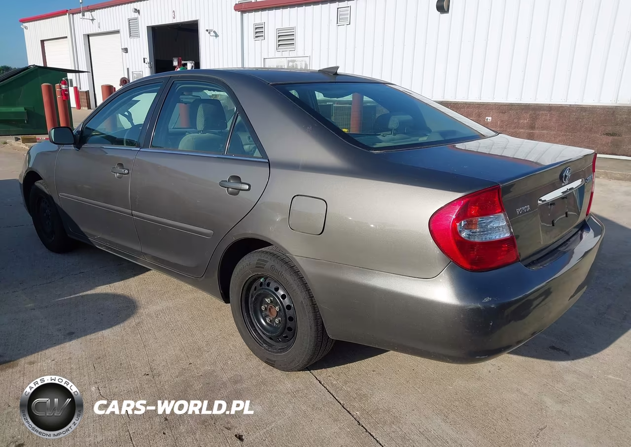 2004 Toyota Camry Le VIN:4T1BE32K84U924402 - 3