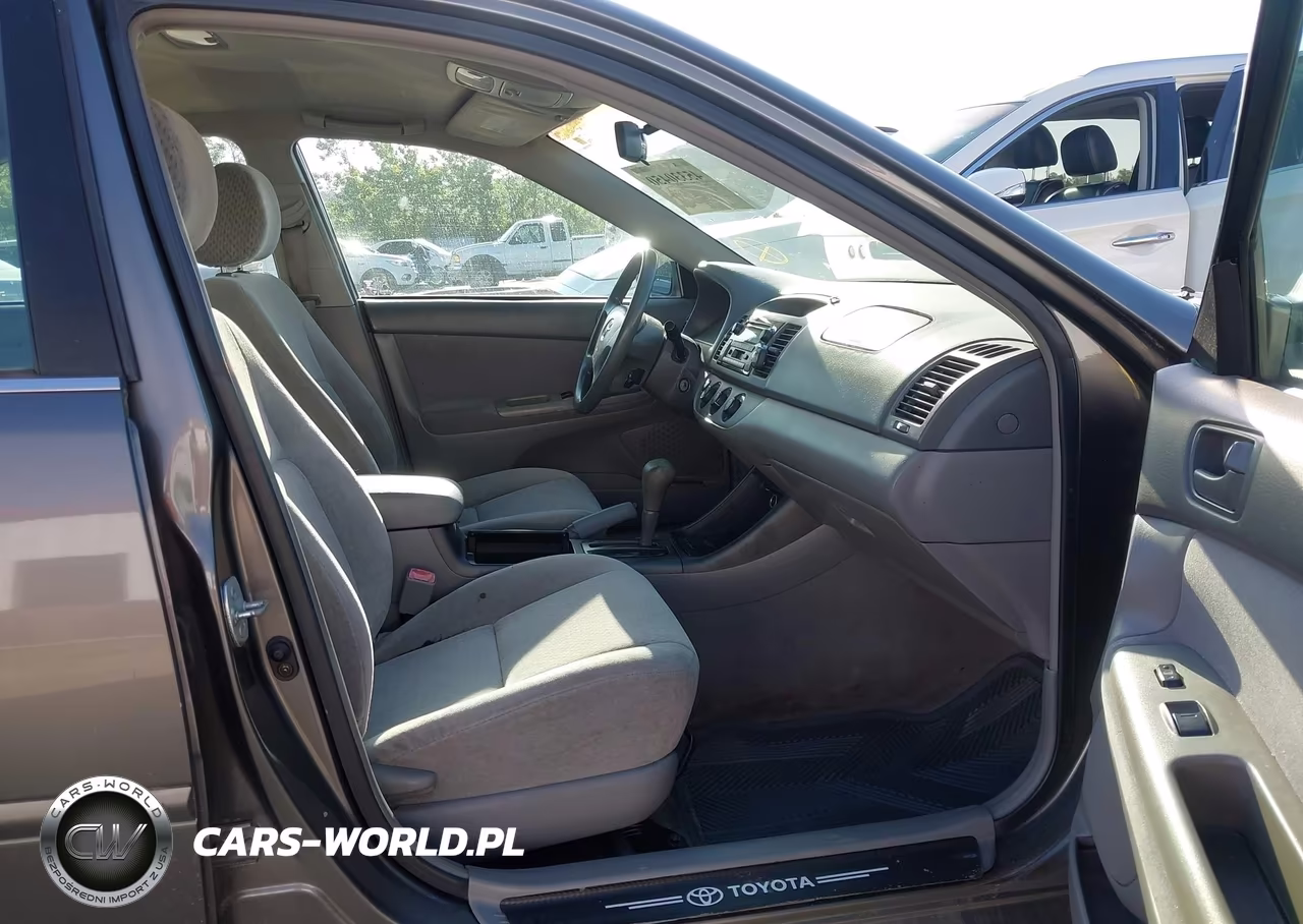 2004 Toyota Camry Le VIN:4T1BE32K84U924402 - 5