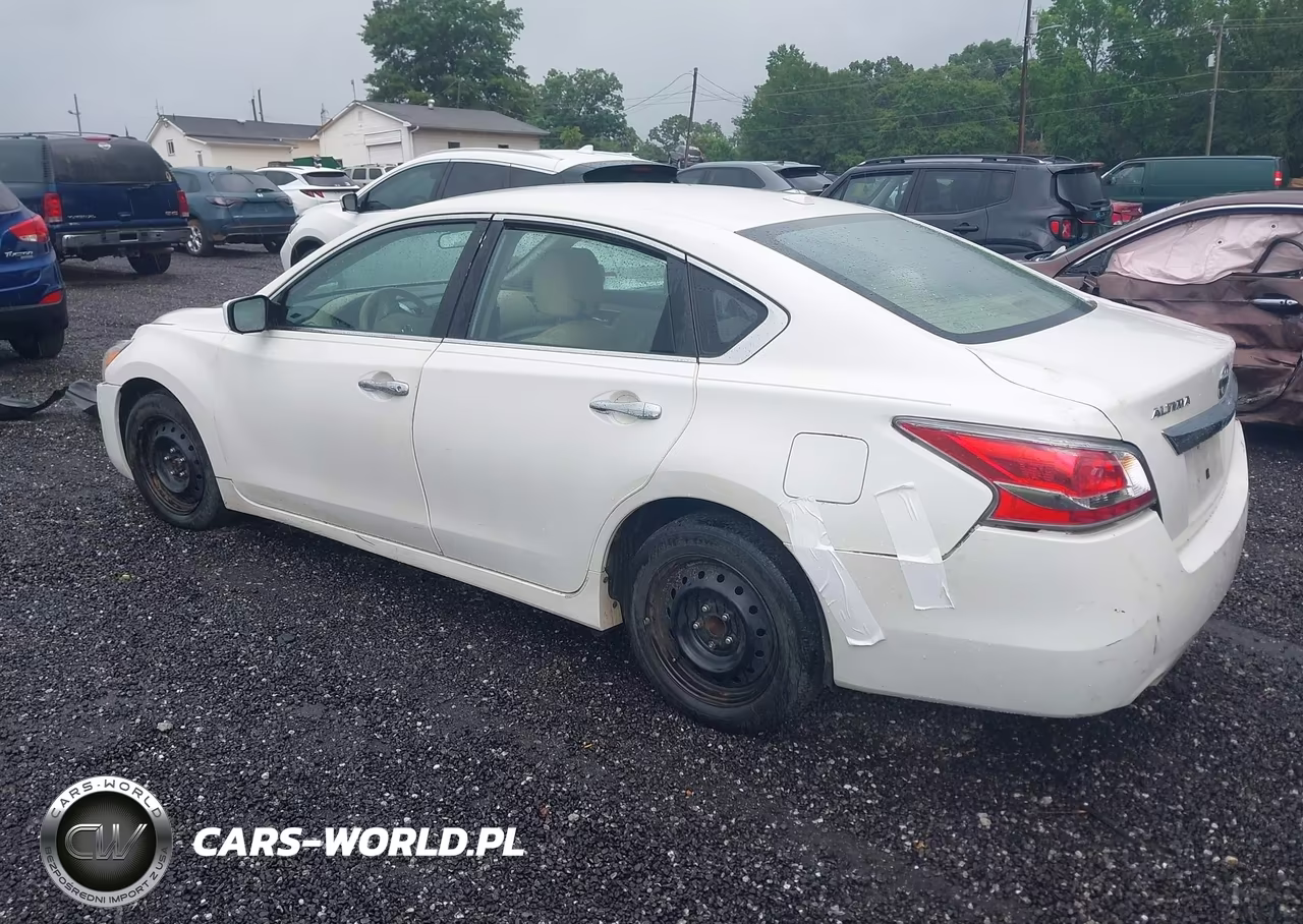 2015 Nissan Altima 2.5 S VIN:1N4AL3AP2FC136197 - 3