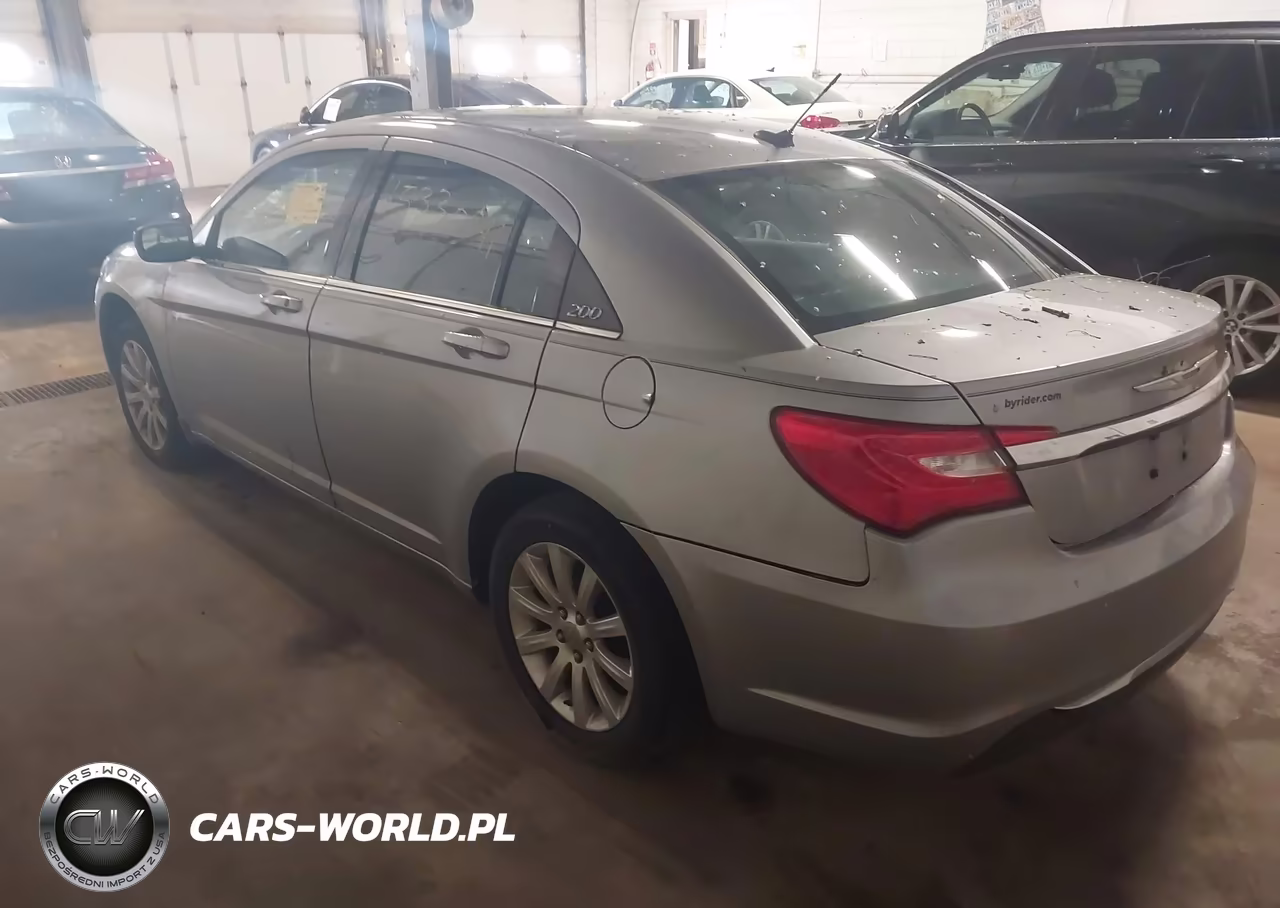2014 Chrysler 200 Touring VIN:1C3CCBBB1EN137638 - 3