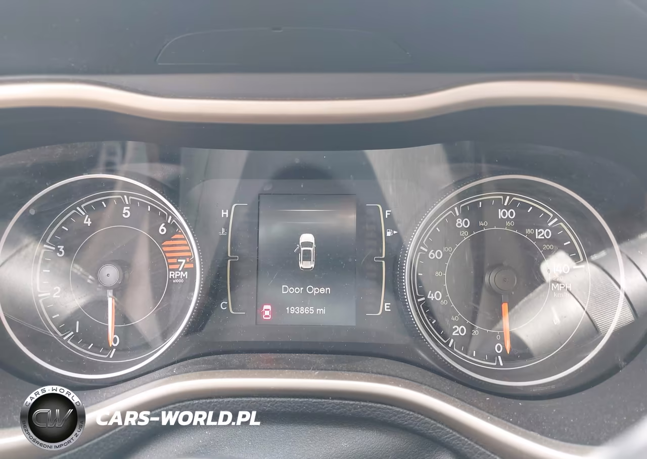 2016 Jeep Cherokee Altitude VIN:1C4PJLAB1GW372760 - 7