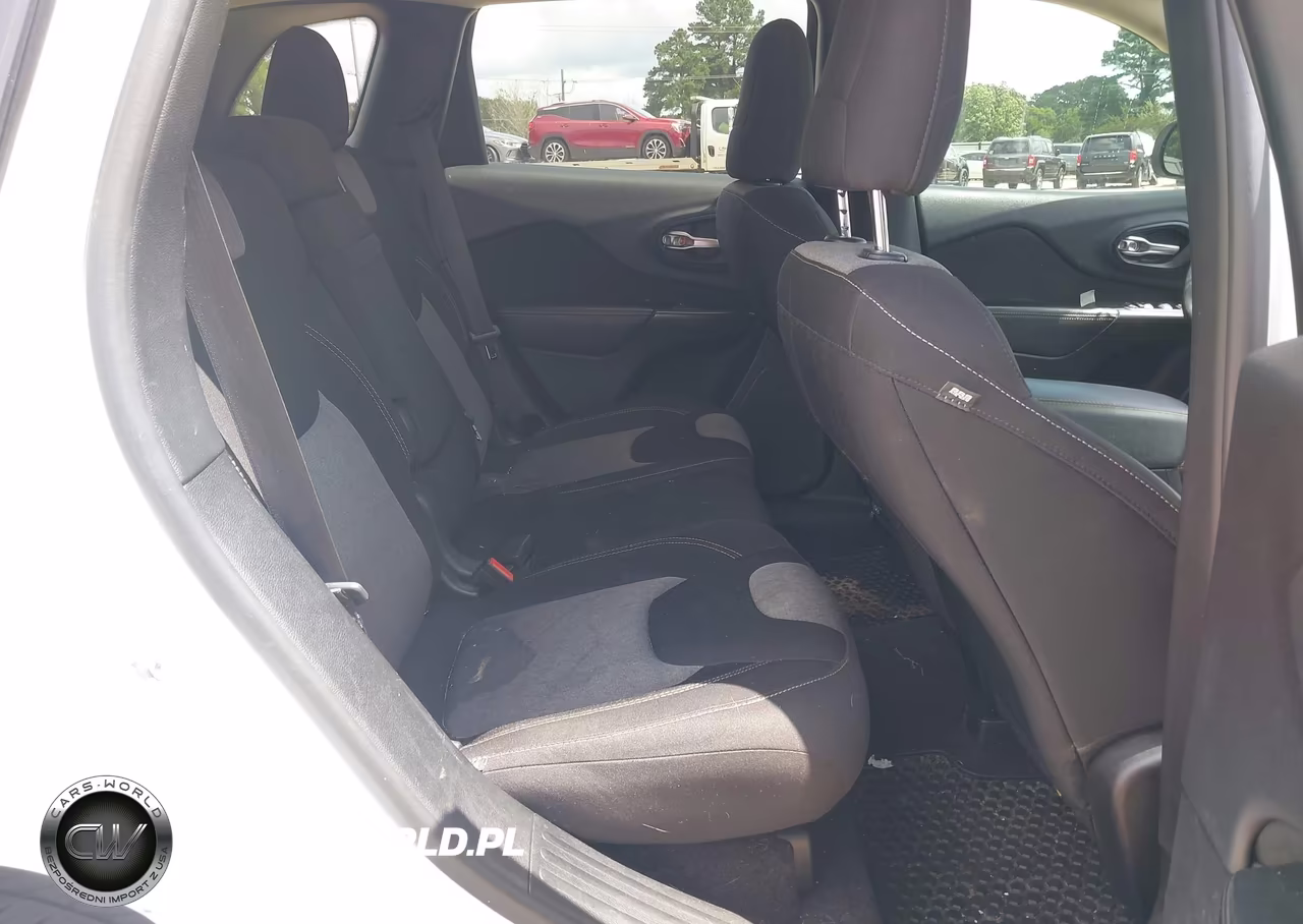 2016 Jeep Cherokee Altitude VIN:1C4PJLAB1GW372760 - 8