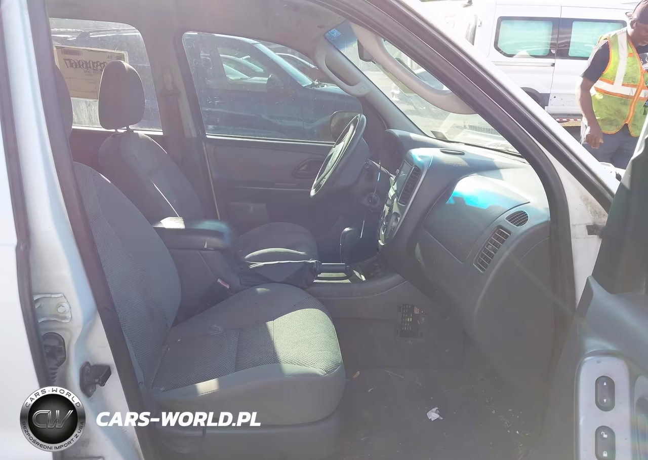 FORD ESCAPE VIN:1FMYU93135KA52035 - 5