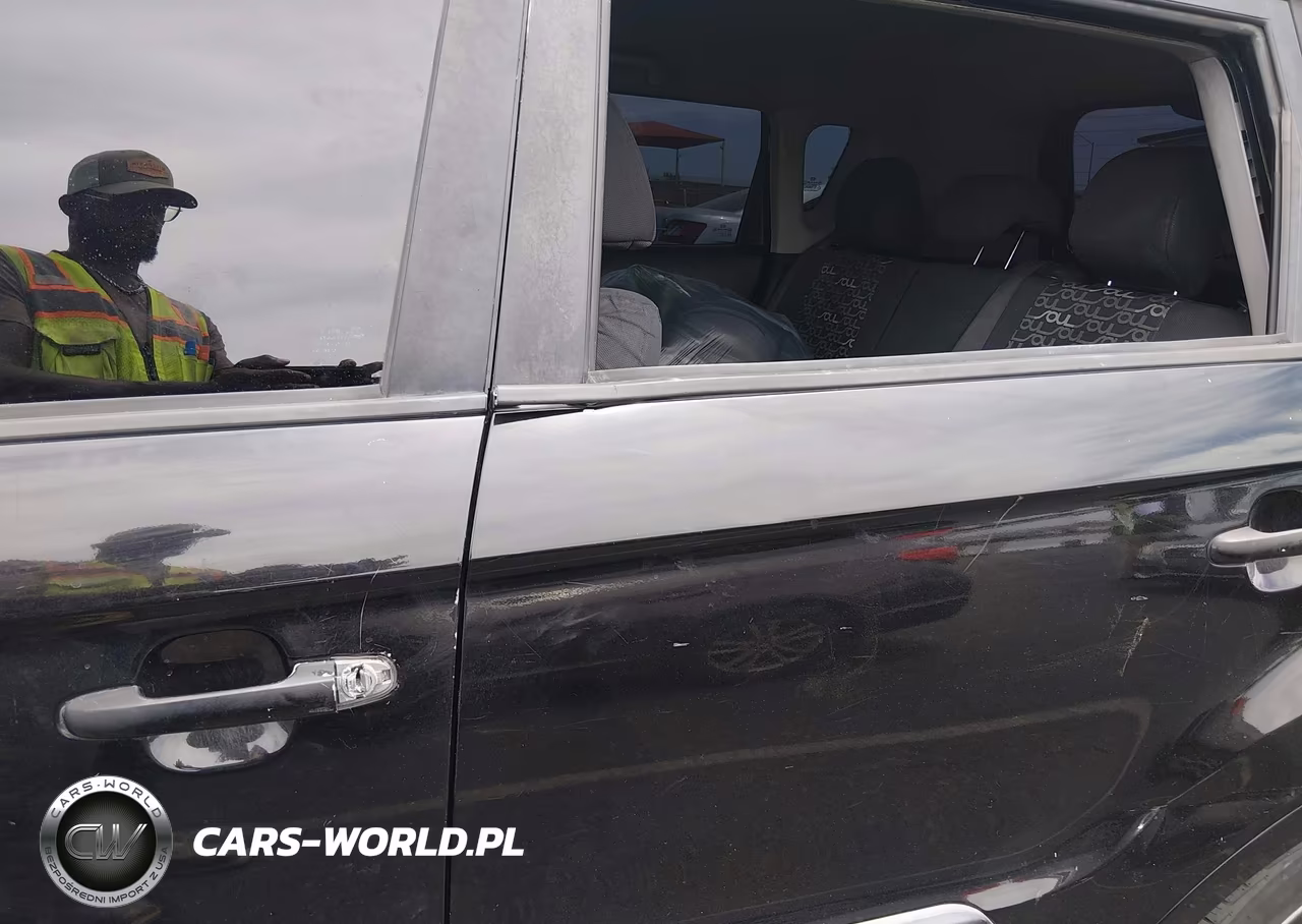 2011 Kia Soul + VIN:KNDJT2A21B7197519 - 13