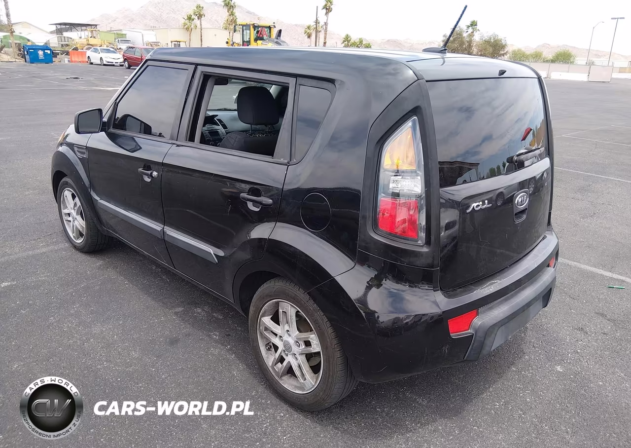 2011 Kia Soul + VIN:KNDJT2A21B7197519 - 3