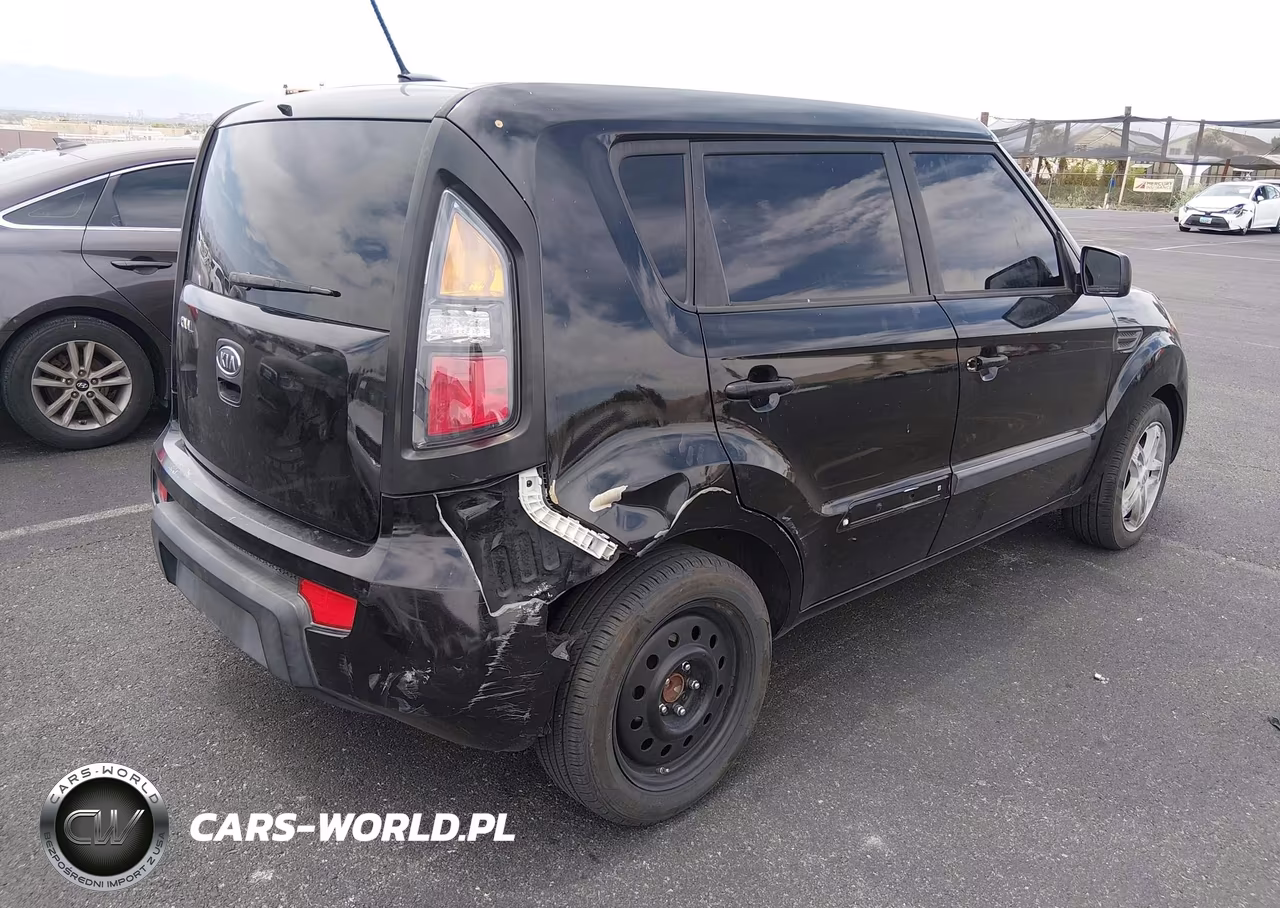 2011 Kia Soul + VIN:KNDJT2A21B7197519 - 4
