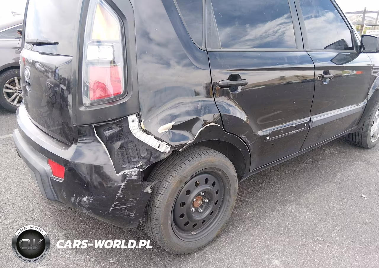 2011 Kia Soul + VIN:KNDJT2A21B7197519 - 6