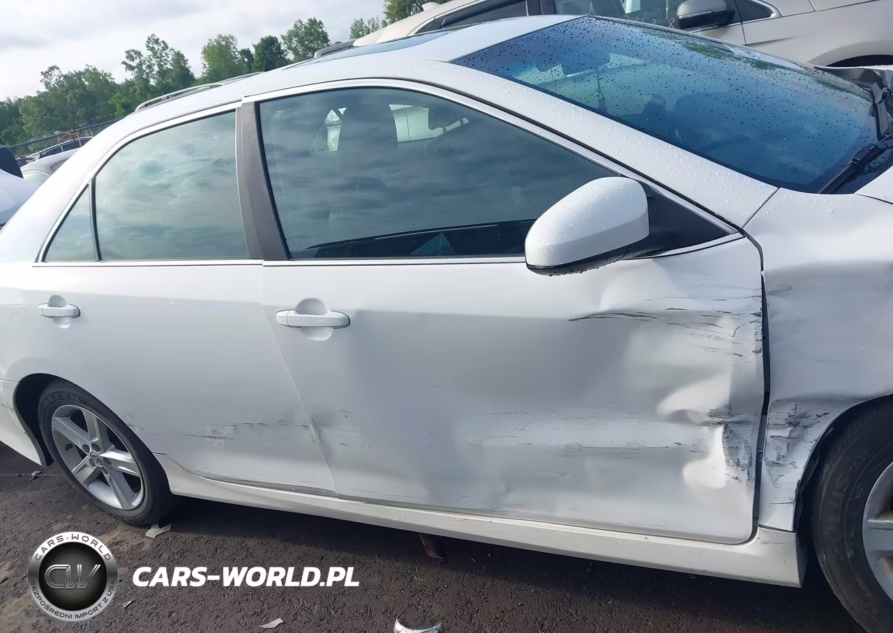 2013 Toyota Camry Se VIN:4T1BF1FK7DU663923 - 13