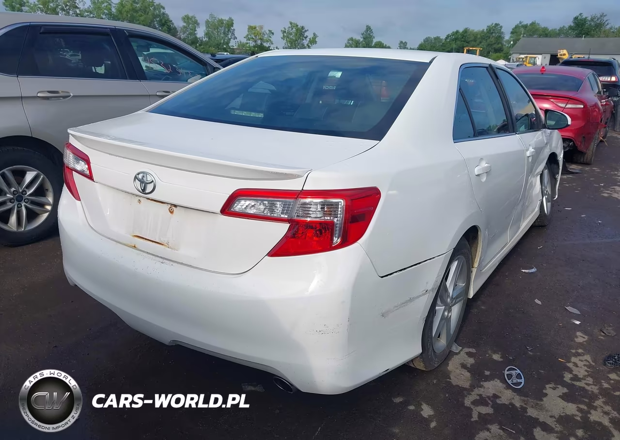 2013 Toyota Camry Se VIN:4T1BF1FK7DU663923 - 4