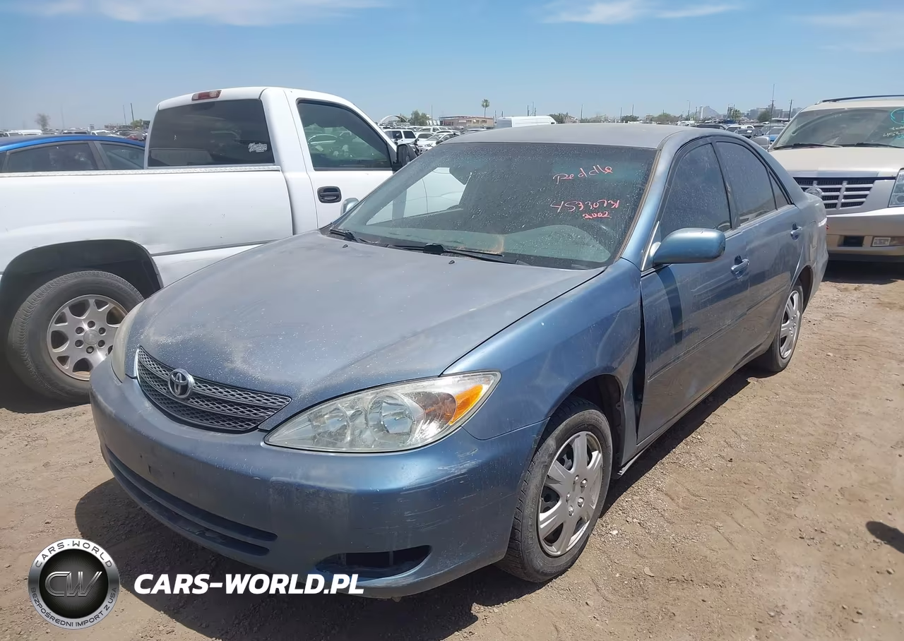 2002 Toyota Camry Le VIN:JTDBE32K220069270 - 2