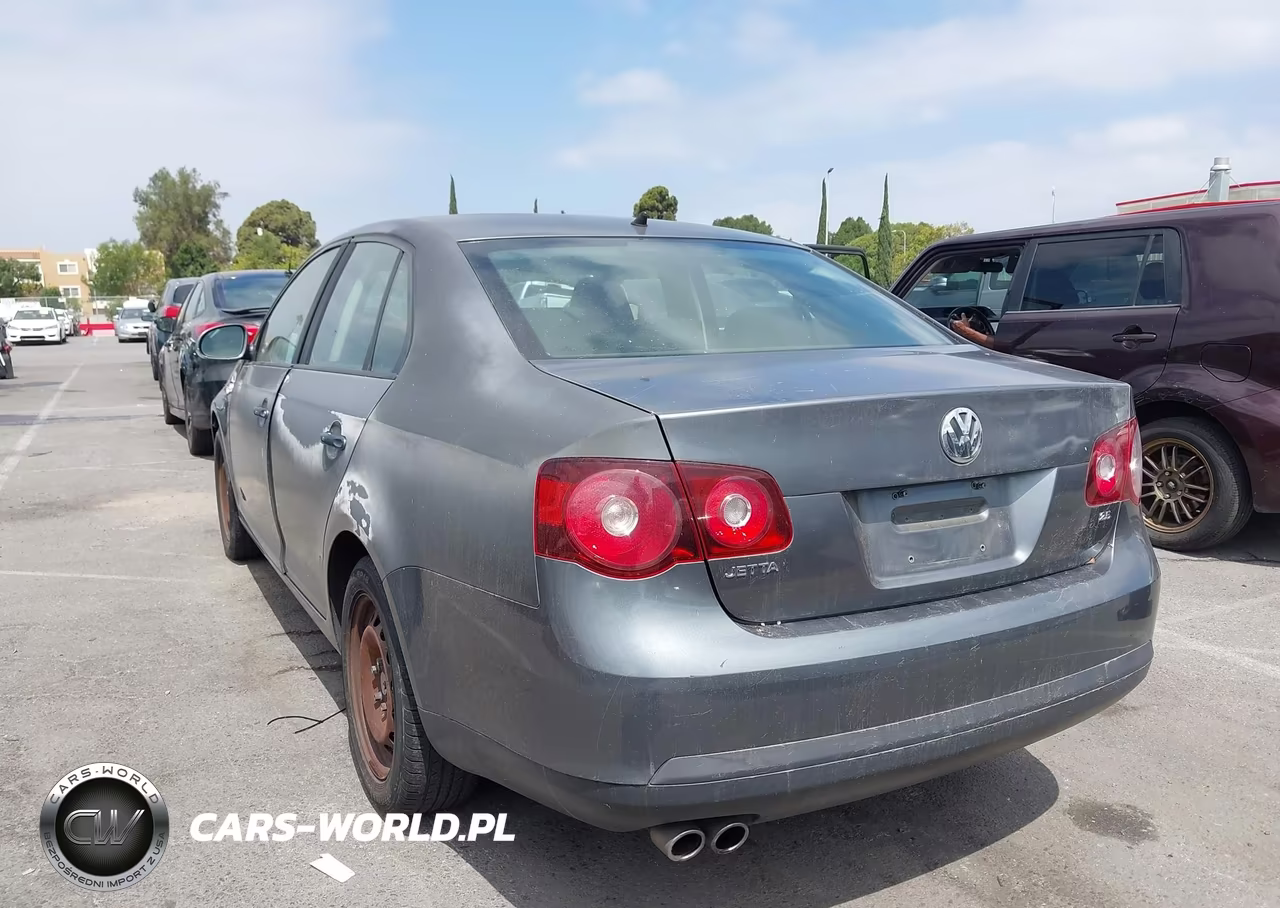 2010 Volkswagen Jetta S VIN:3VWJZ7AJXAM021086 - 3