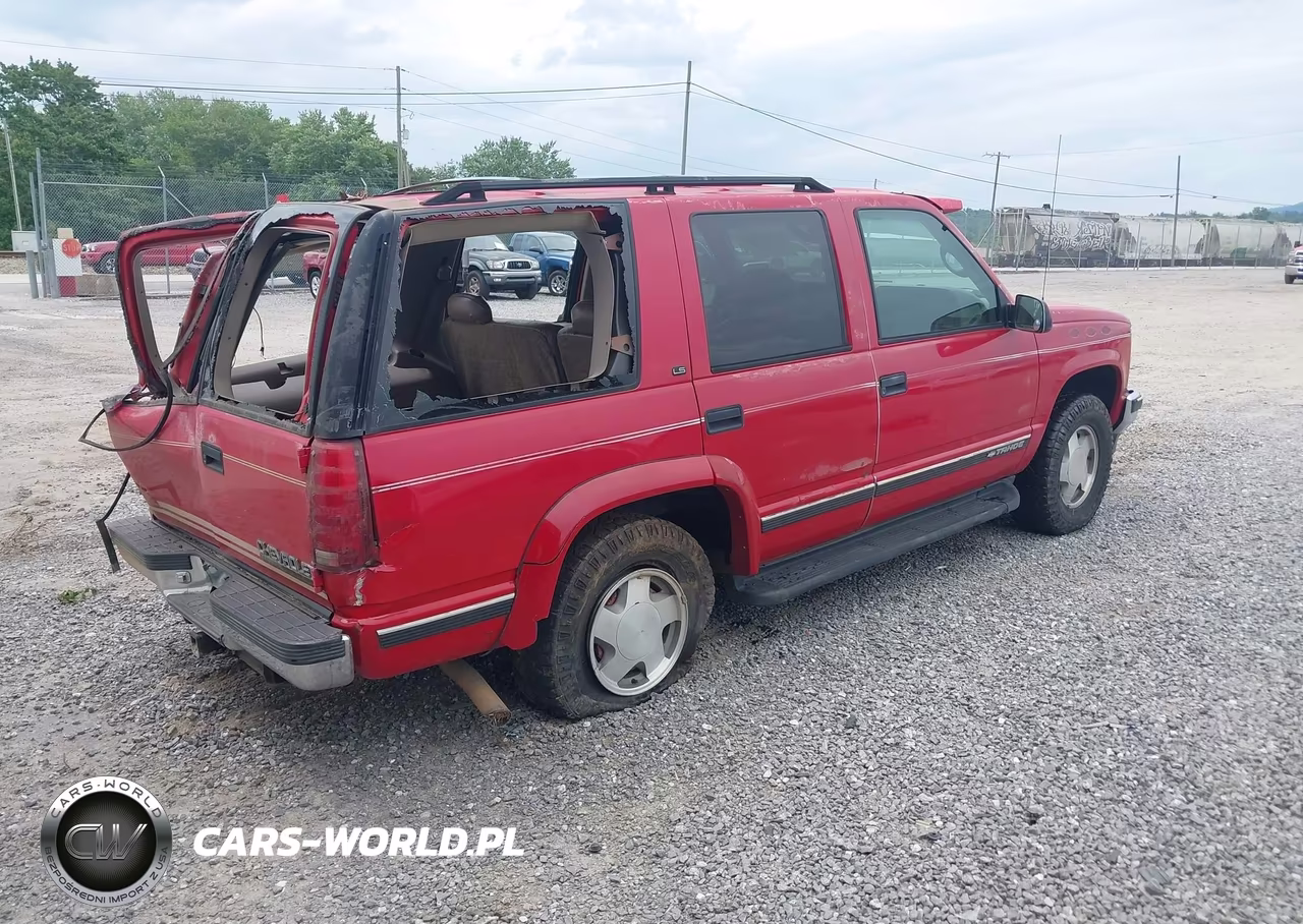 1999 Chevrolet Tahoe Ls VIN:1GNEK13R4XJ345351 - 4