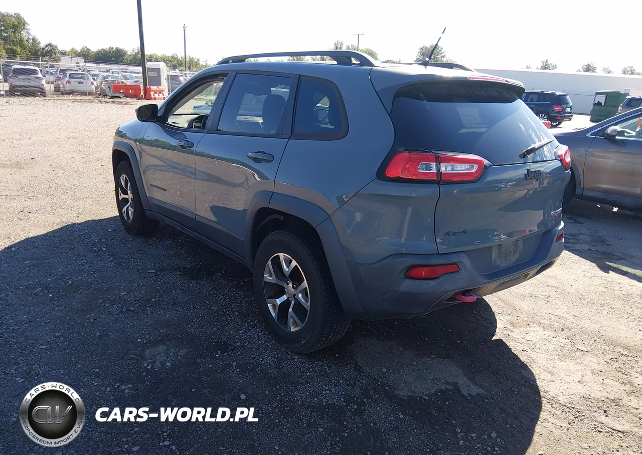 2015 Jeep Cherokee Trailhawk VIN:1C4PJMBS8FW625799 - 3