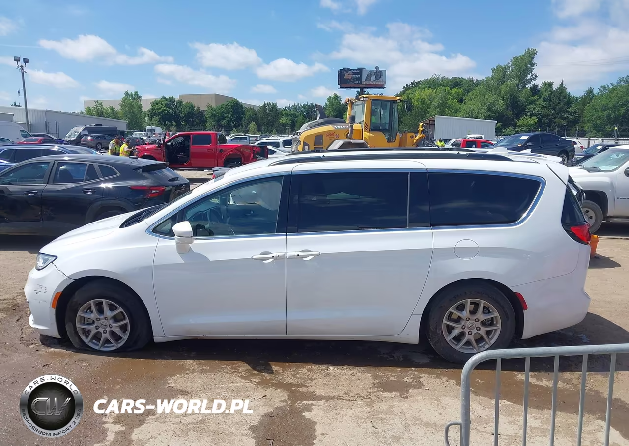 2022 Chrysler Pacifica Touring L VIN:2C4RC1BG4NR169692 - 14
