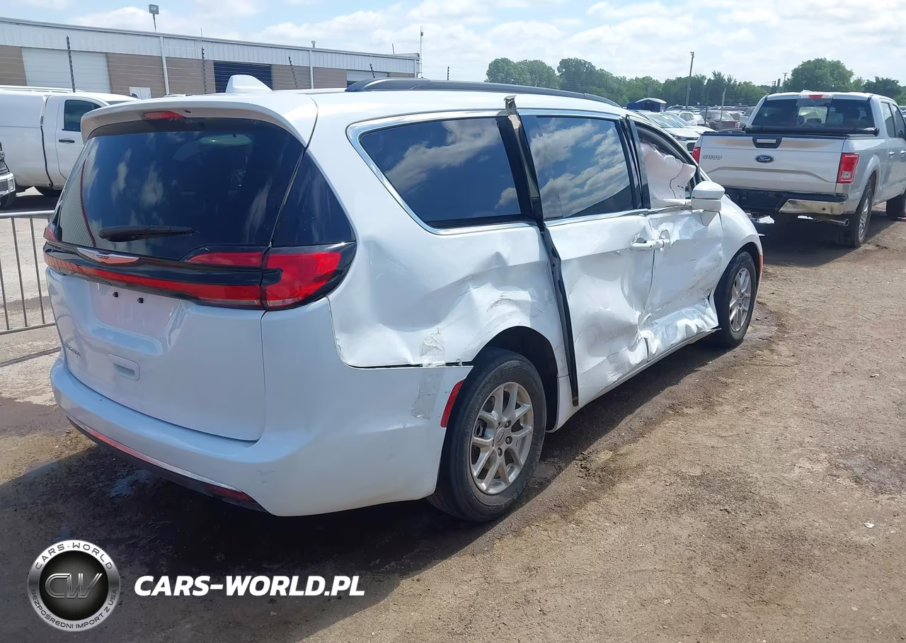 2022 Chrysler Pacifica Touring L VIN:2C4RC1BG4NR169692 - 4