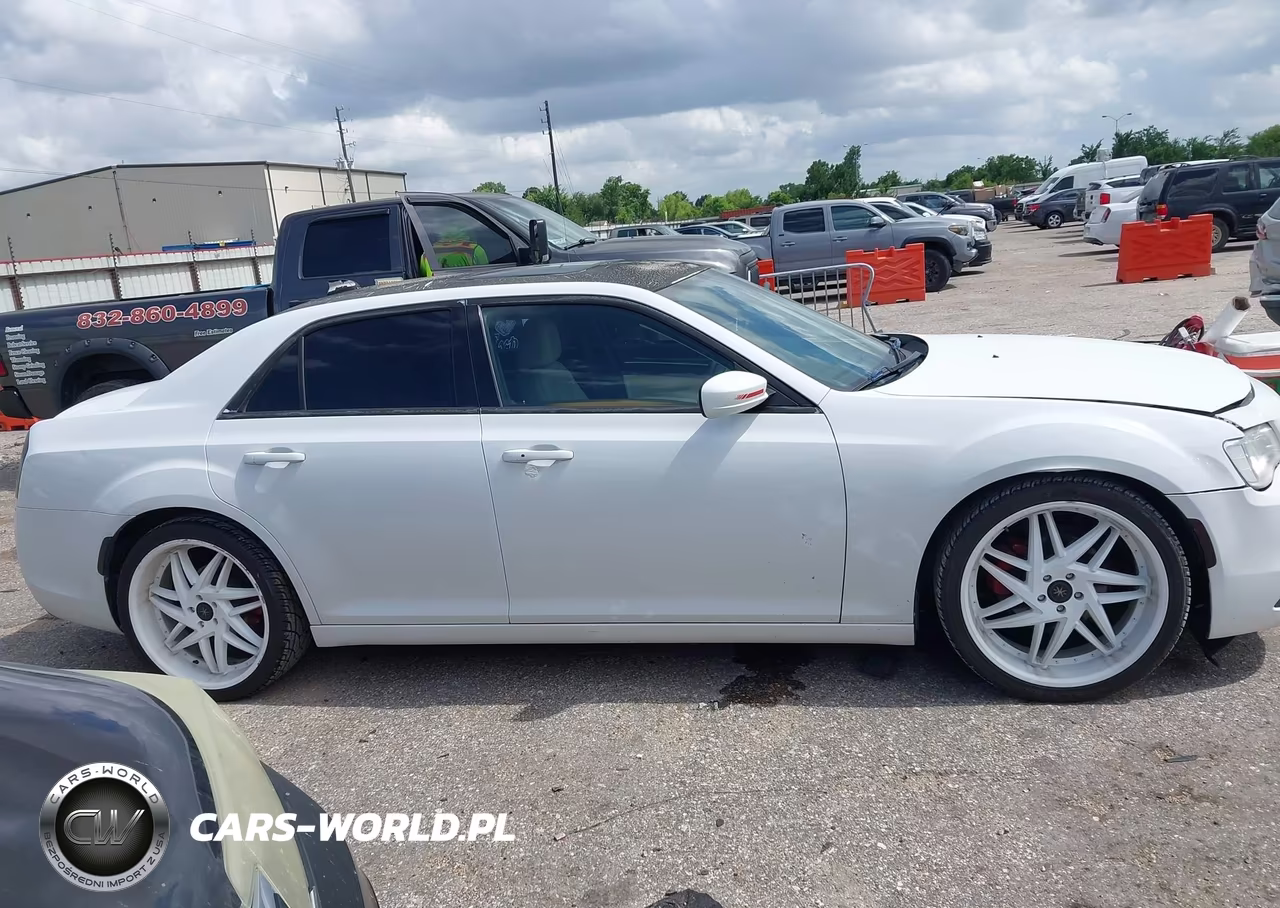 2017 Chrysler 300 Limited VIN:2C3CCAAG6HH662215 - 13