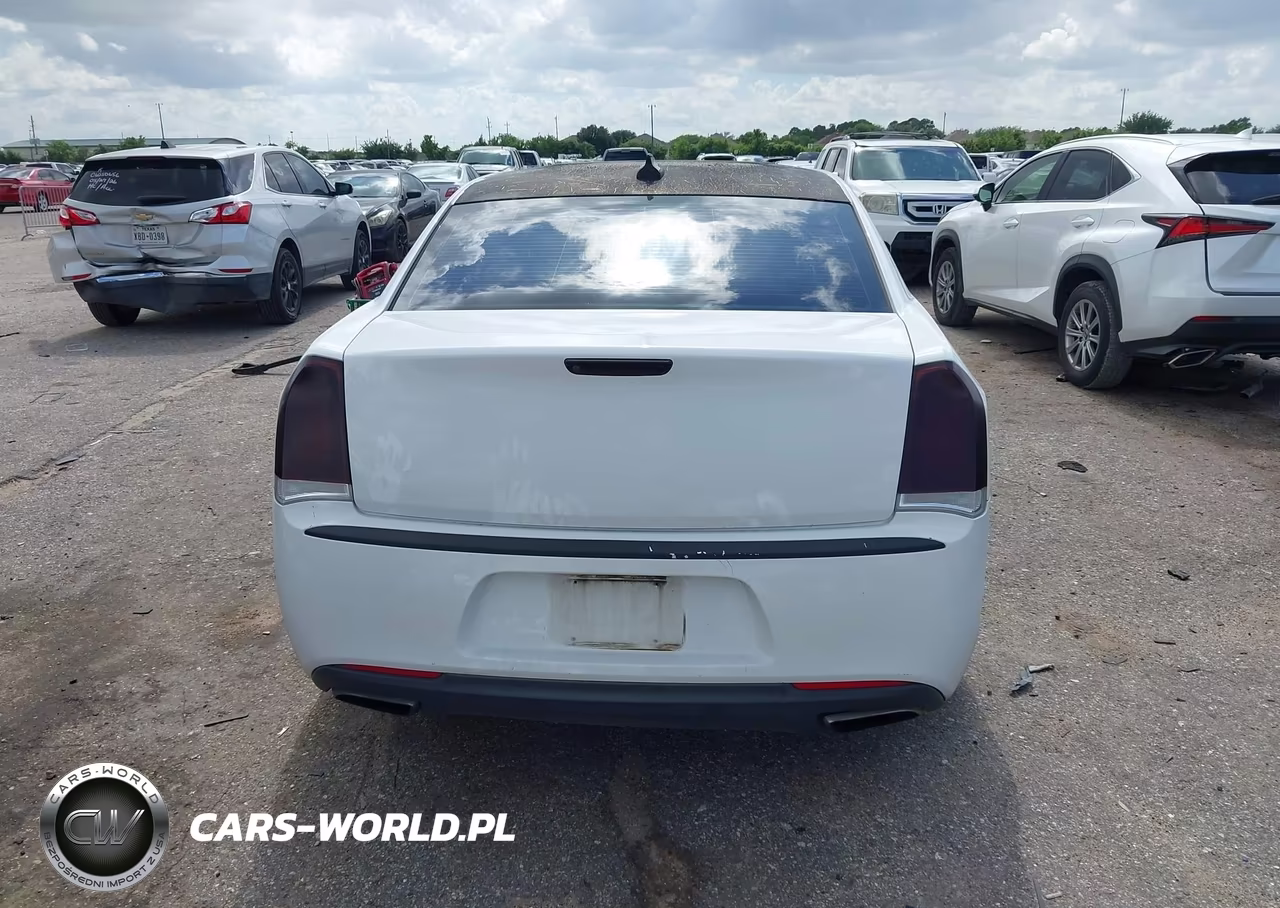 2017 Chrysler 300 Limited VIN:2C3CCAAG6HH662215 - 16