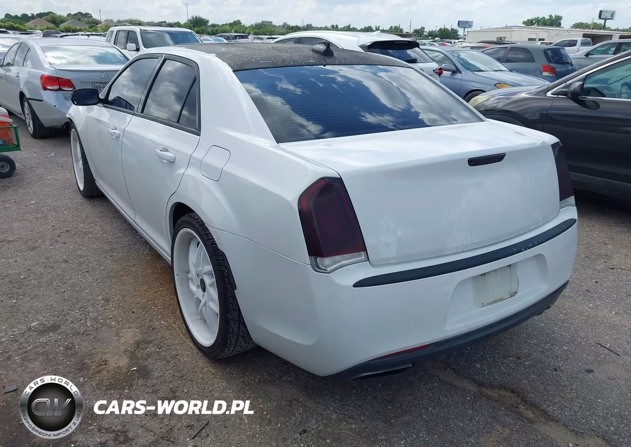 2017 Chrysler 300 Limited VIN:2C3CCAAG6HH662215 - 3