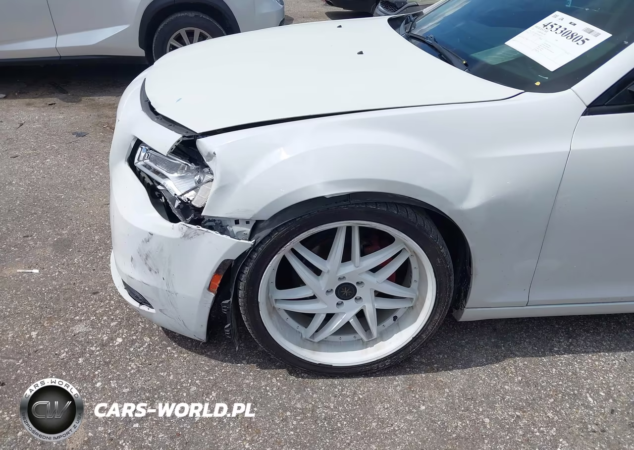 2017 Chrysler 300 Limited VIN:2C3CCAAG6HH662215 - 6