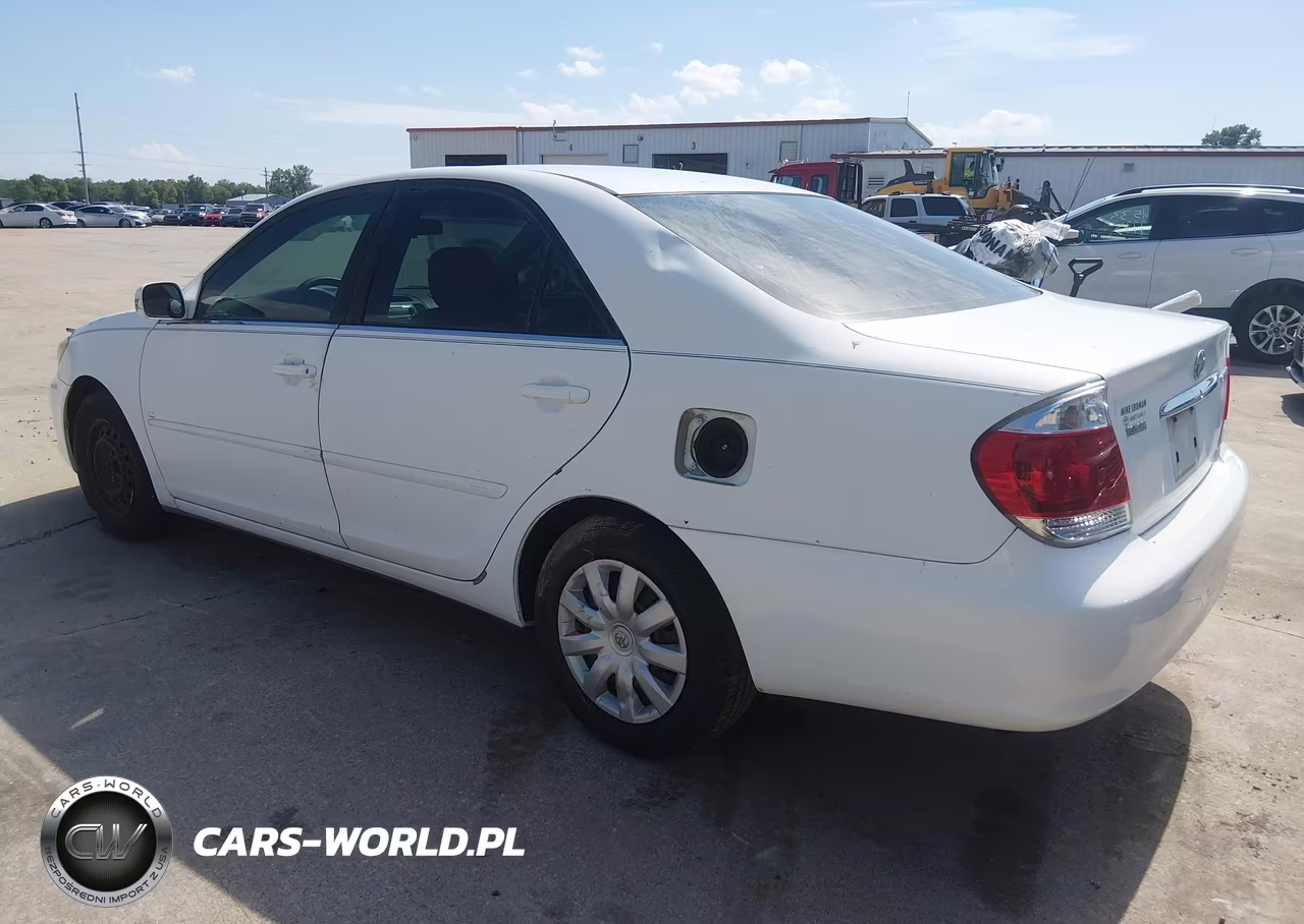 2005 Toyota Camry Le VIN:4T1BE32K95U428154 - 3