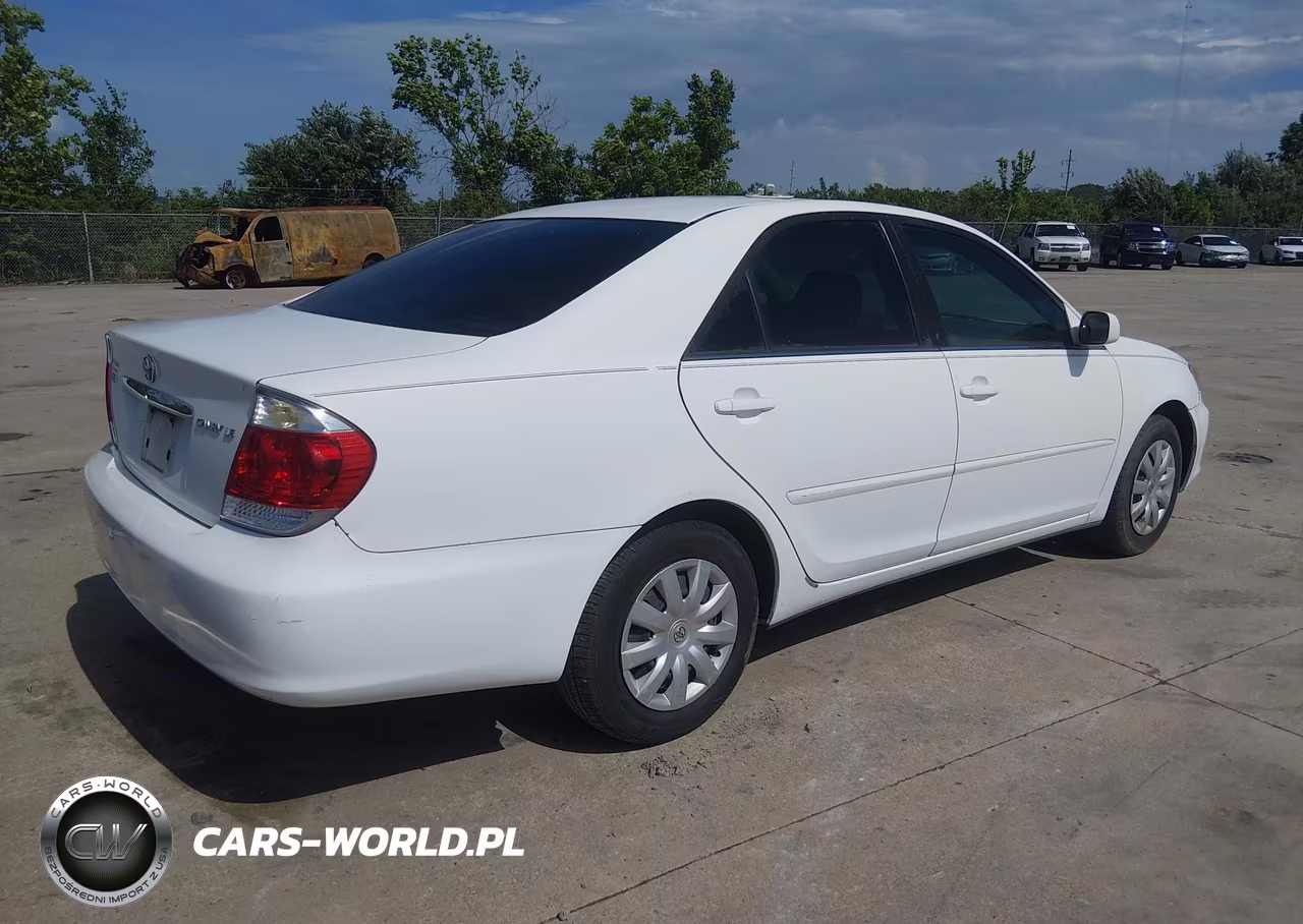 2005 Toyota Camry Le VIN:4T1BE32K95U428154 - 4