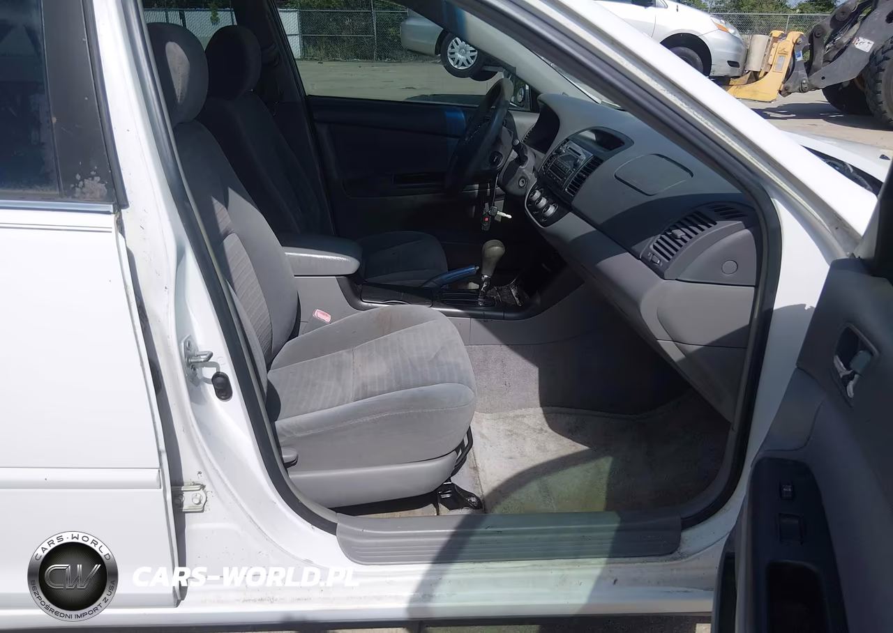 2005 Toyota Camry Le VIN:4T1BE32K95U428154 - 5