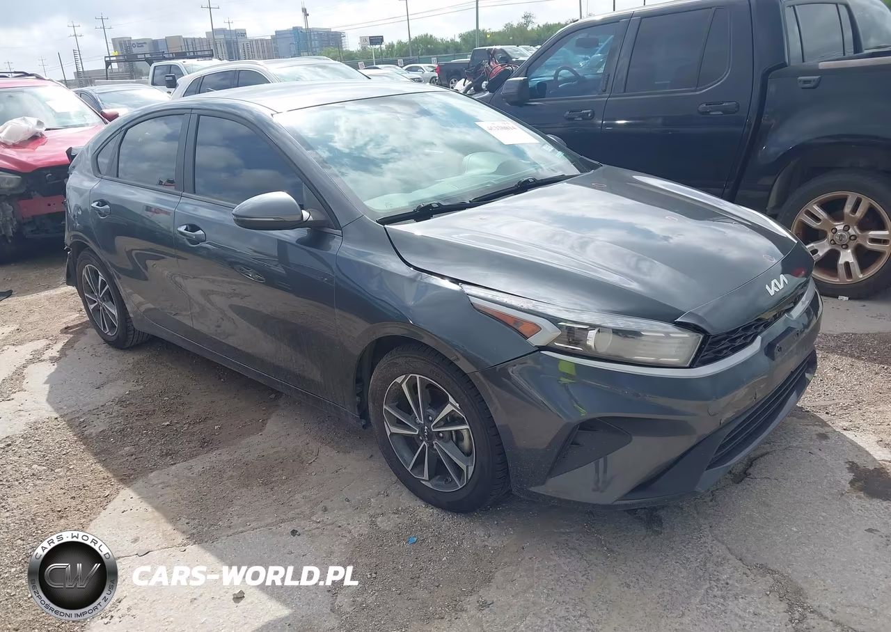 2024 Kia Forte Lxs – zdjęcie 1 z 16