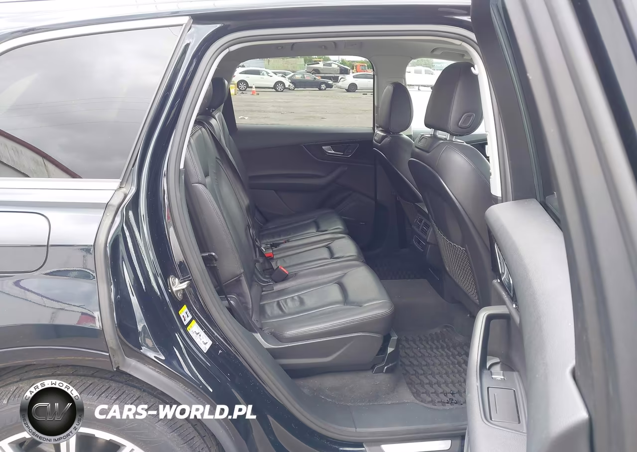 2017 Audi Q7 3.0T Premium VIN:WA1LAAF76HD027786 - 8