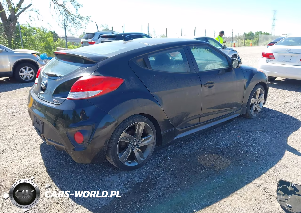 2015 Hyundai Veloster Turbo VIN:KMHTC6AE5FU234441 - 4