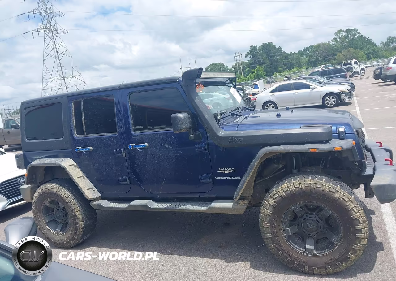 2013 Jeep Wrangler Unlimited Sahara VIN:1C4HJWEG7DL559591 - 13