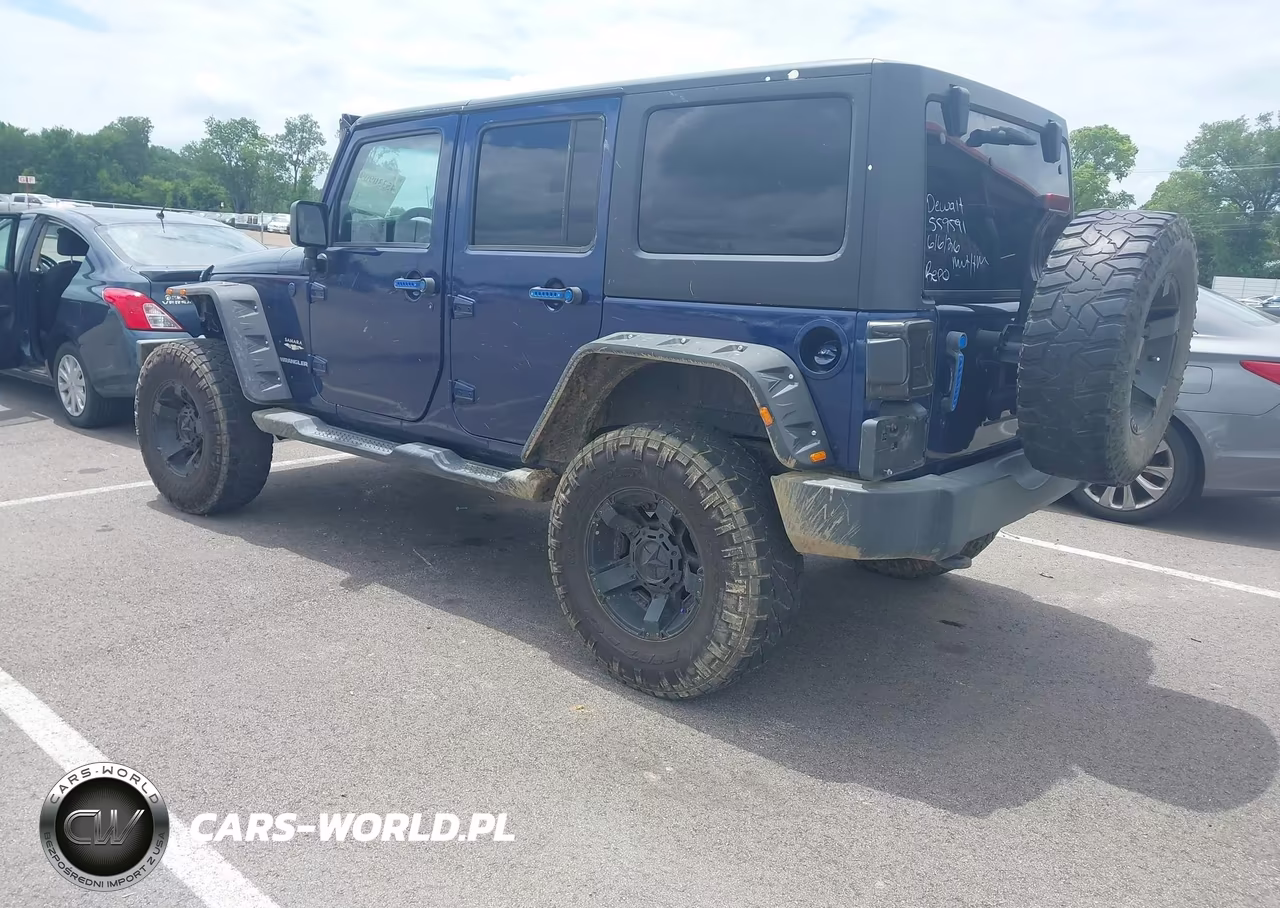 2013 Jeep Wrangler Unlimited Sahara VIN:1C4HJWEG7DL559591 - 3