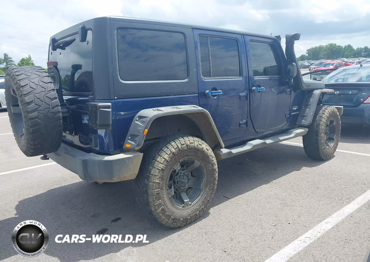 2013 Jeep Wrangler Unlimited Sahara VIN:1C4HJWEG7DL559591 - 4
