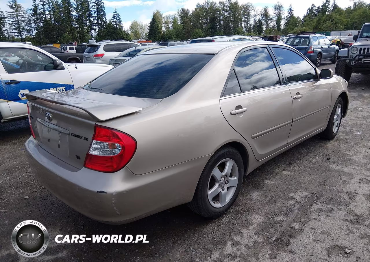2002 Toyota Camry Se VIN:JTDBF30K620018032 - 4