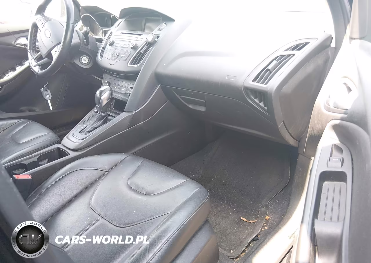 2016 Ford Focus Se VIN:1FADP3K25GL259692 - 5