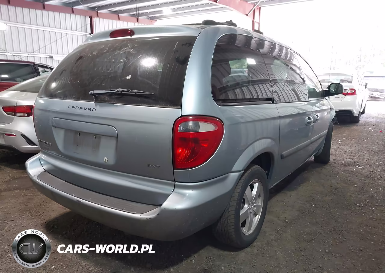 2005 Dodge Caravan Sxt VIN:1D4GP45R15B429851 - 4