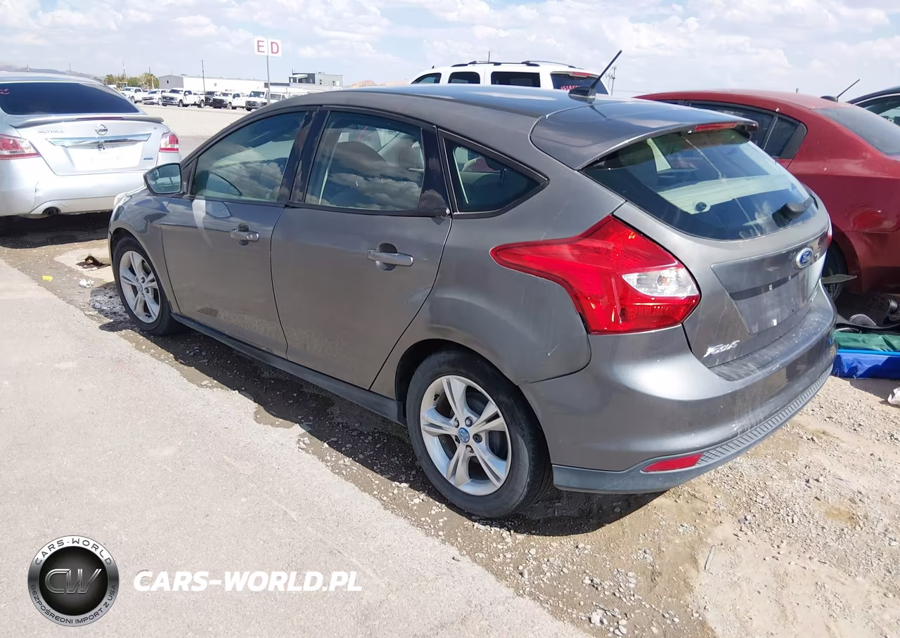 2013 Ford Focus Se VIN:1FADP3K23DL247469 - 3