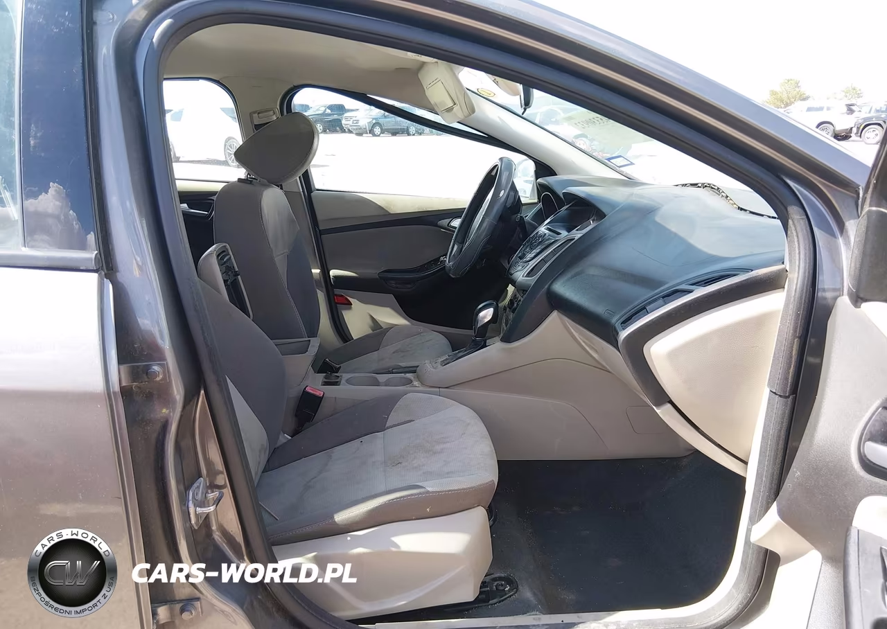2013 Ford Focus Se VIN:1FADP3K23DL247469 - 5