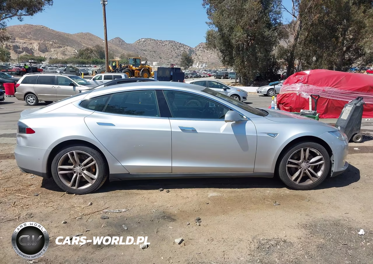 2014 Tesla Model S VIN:5YJSA1S15EFP60466 - 13