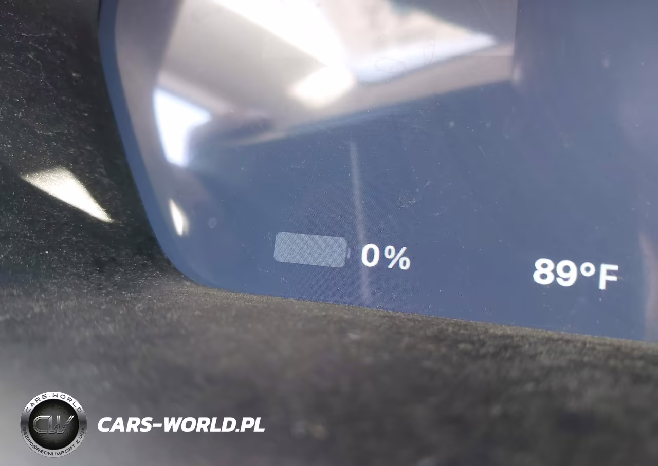 2014 Tesla Model S VIN:5YJSA1S15EFP60466 - 17