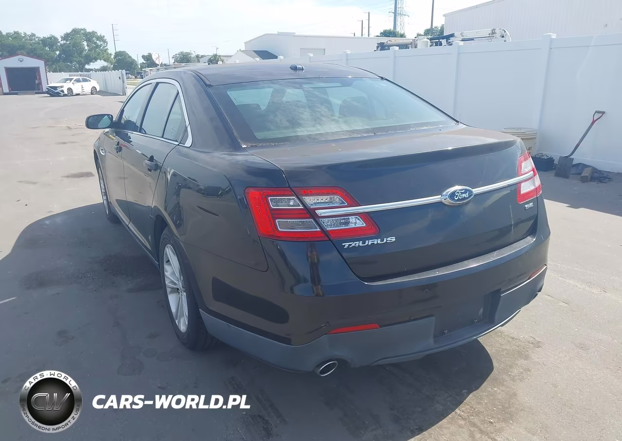 2015 Ford Taurus Sel VIN:1FAHP2E88FG121065 - 3