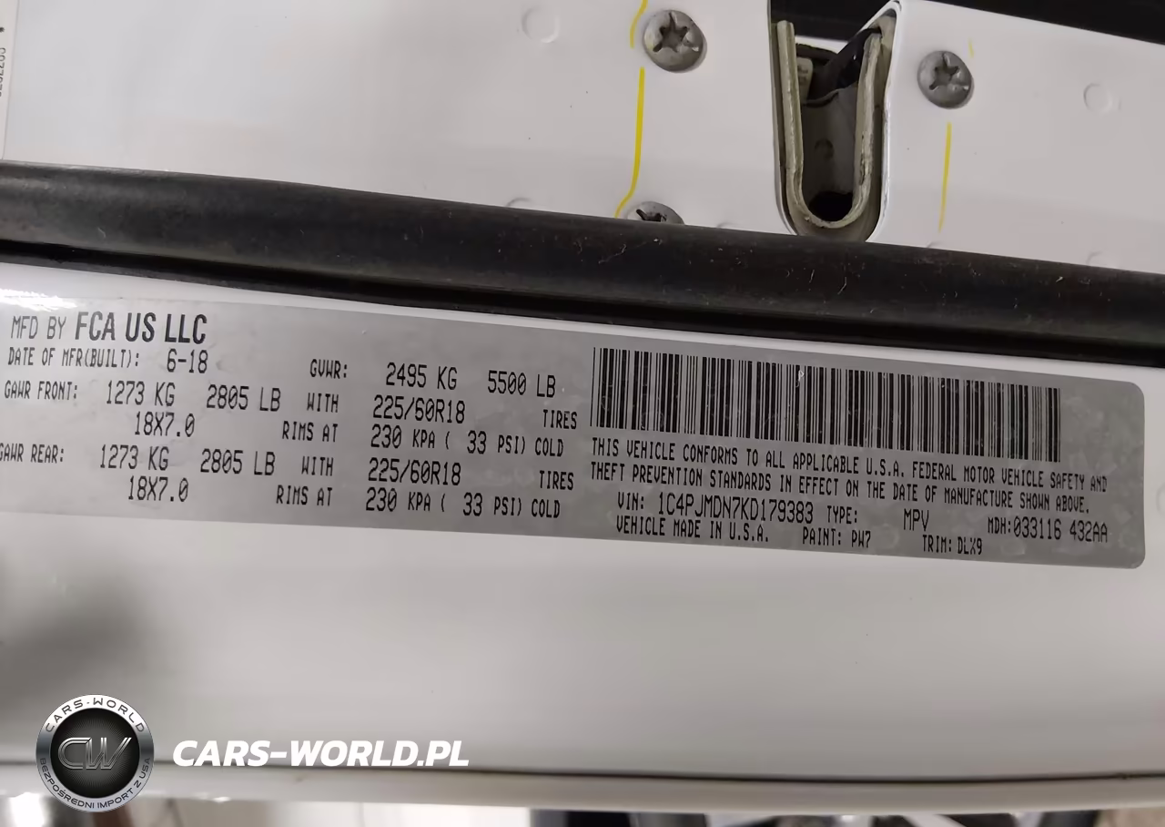 2019 Jeep Cherokee Limited 4X4 VIN:1C4PJMDN7KD179383 - 9