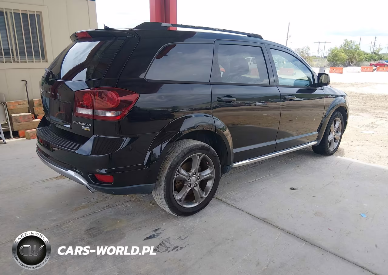 2017 Dodge Journey Crossroad Plus VIN:3C4PDCGG6HT536182 - 4