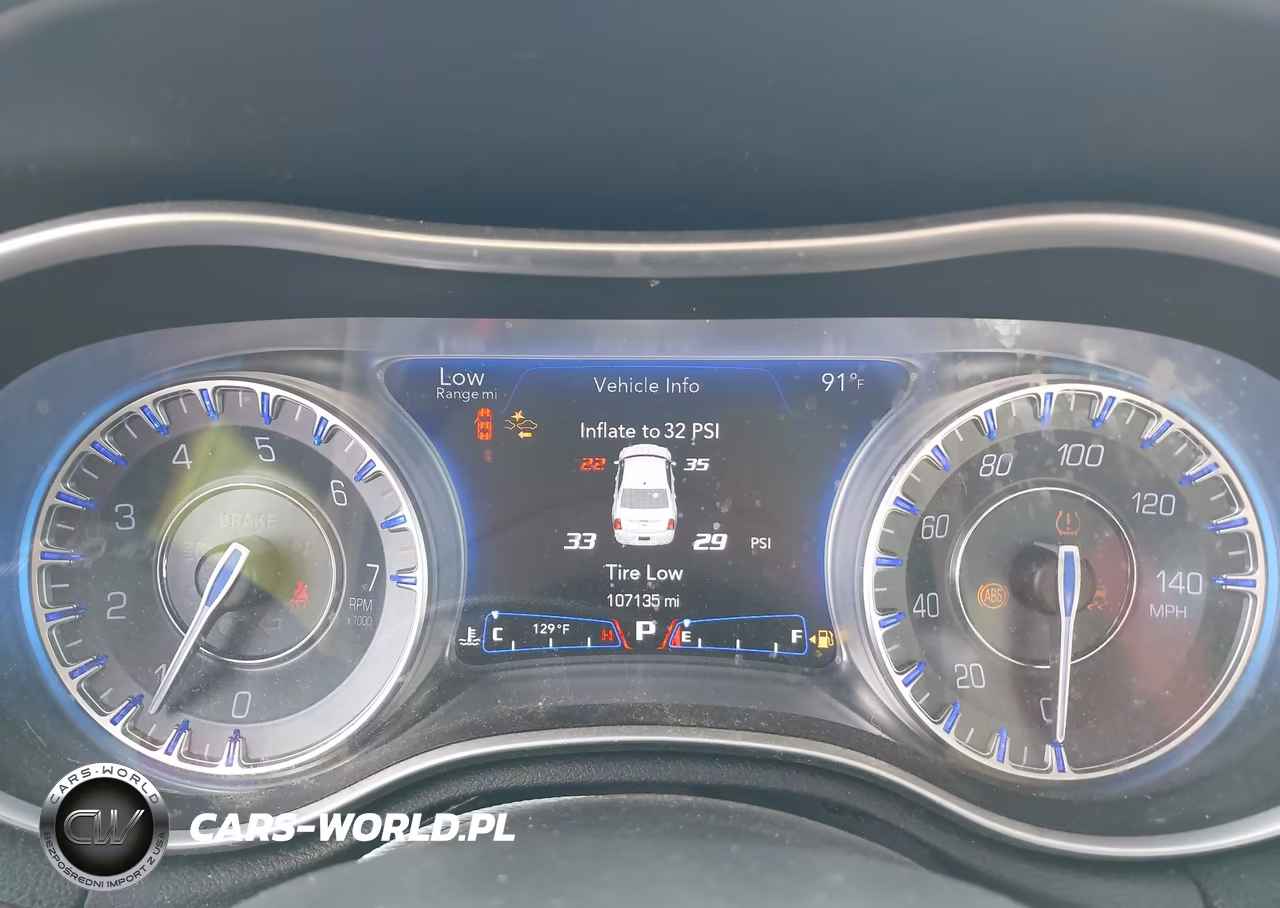 2015 Chrysler 300C VIN:2C3CCAEG1FH842130 - 7