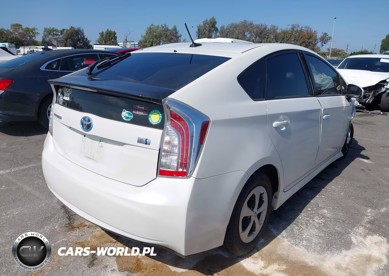 2012 Toyota Prius Three VIN:JTDKN3DU8C1612762 - 4