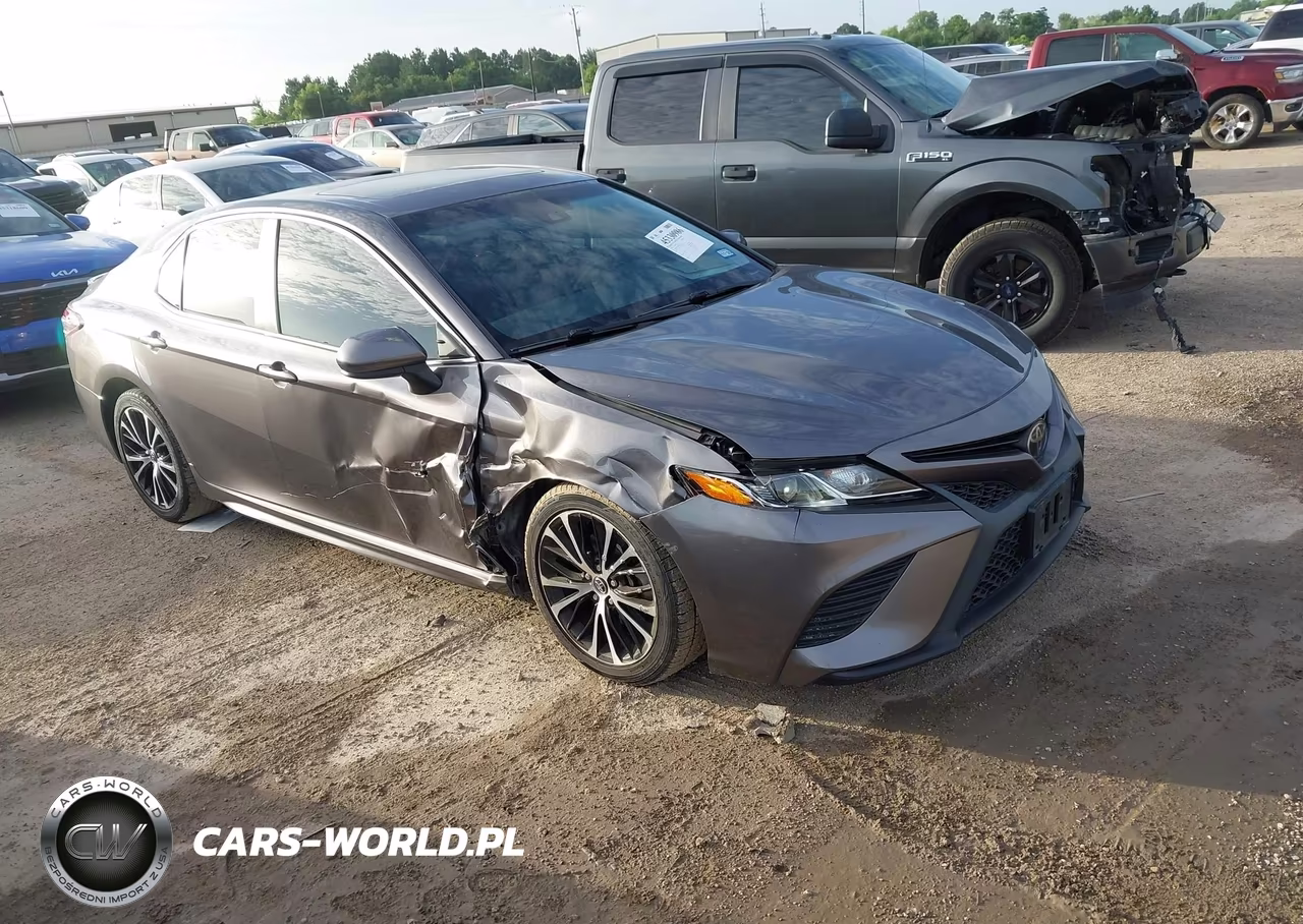2018 Toyota Camry Se – zdjęcie 1 z 16