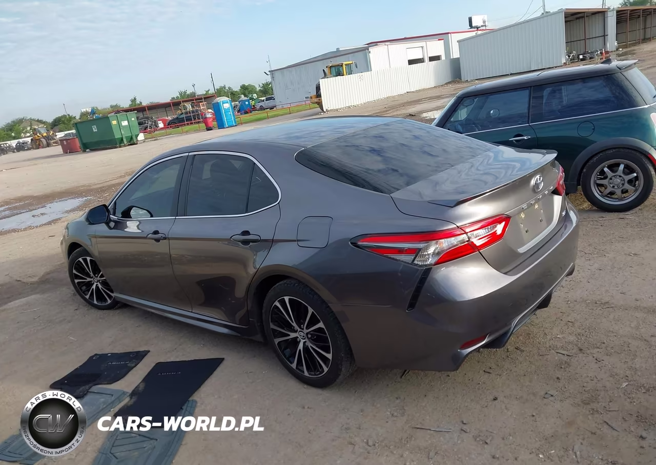 2018 Toyota Camry Se VIN:4T1B11HK4JU658038 - 14
