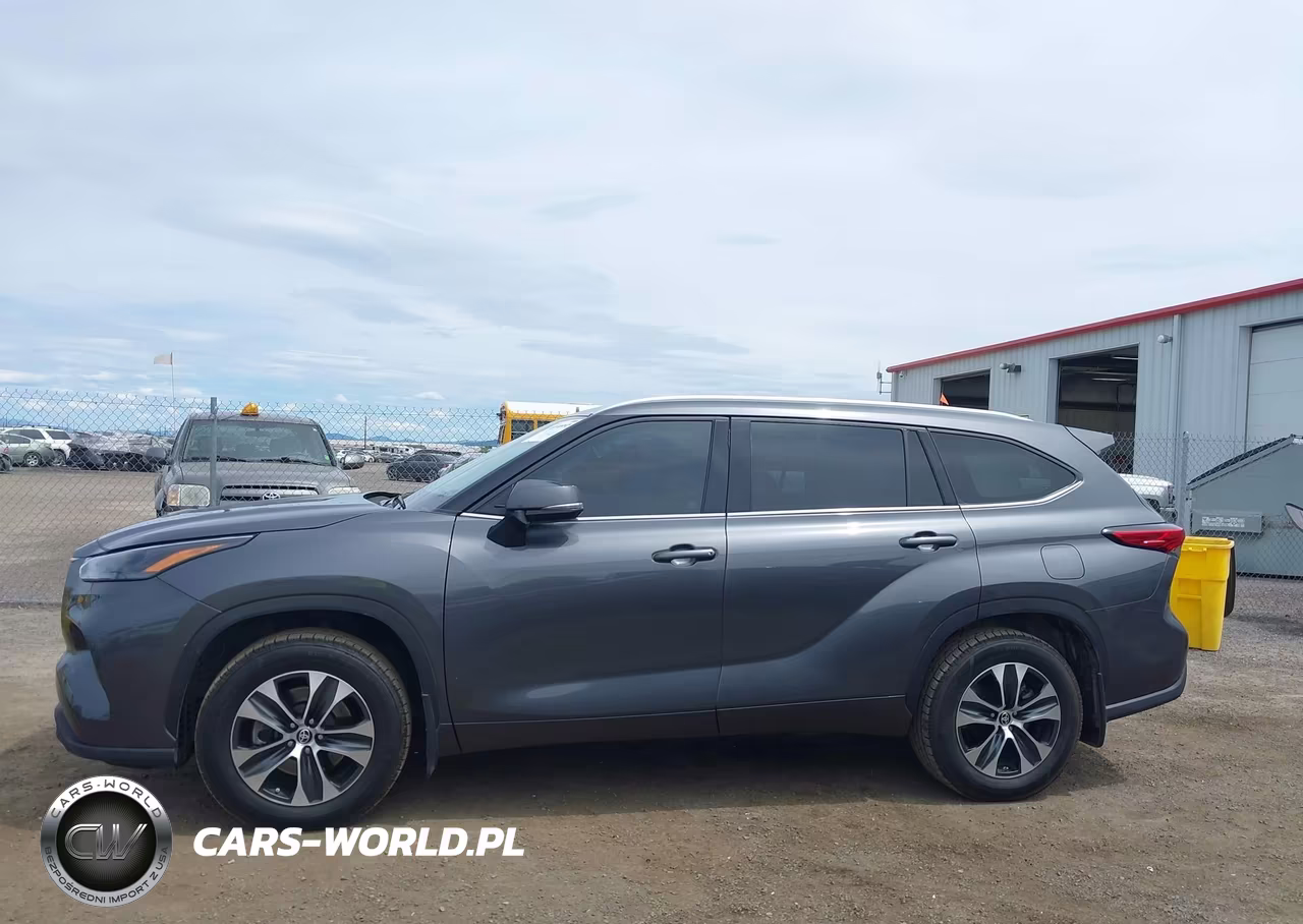 2022 Toyota Highlander Xle VIN:5TDGZRBH3NS588007 - 14